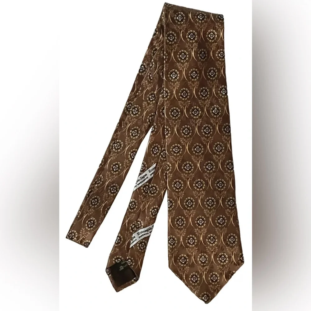 NEW ERMENEGILDO ZEGNA NECK TIE MENS 100% SILK BROWN MEDALLIONS